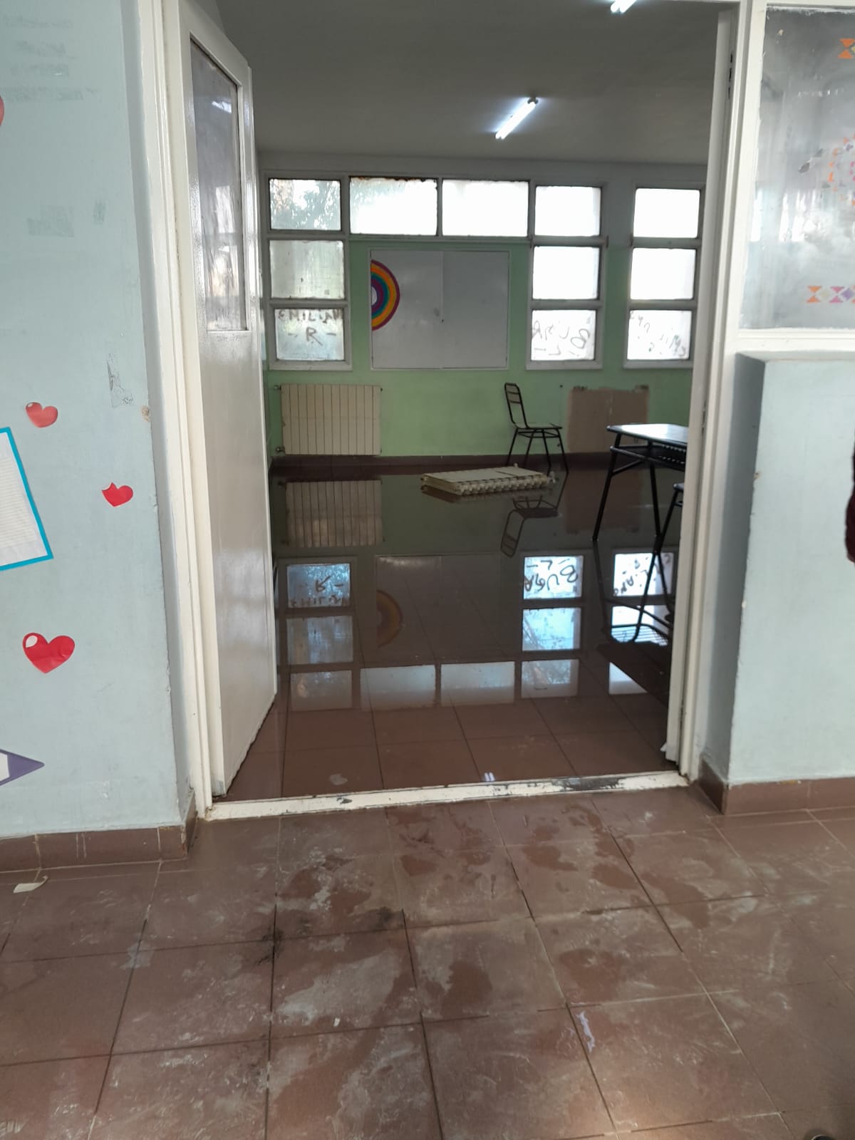 escuela-vandalismo-gallegos-546x728