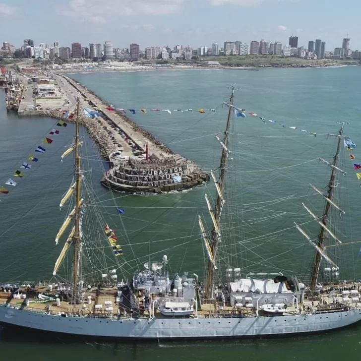 Llega a Mar del Plata por primera vez en este 2024 la Fragata ARA Libertad