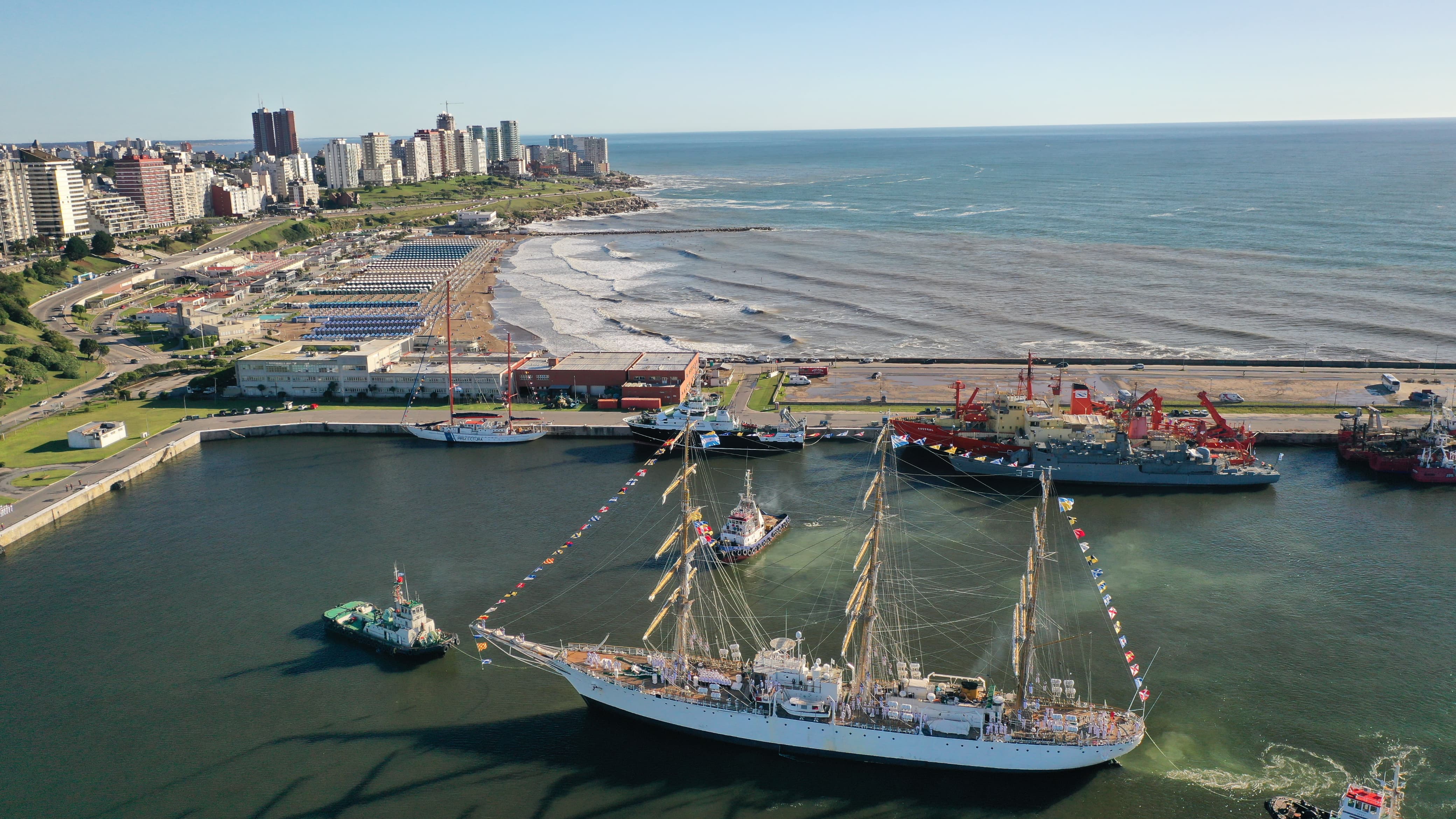 La Fragata Libertad arribó a Mar del Plata por los festejos de los 150 años de “La Feliz”