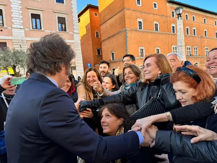 Javier Milei viajará a Italia para mantener una audiencia con el papa León XIV