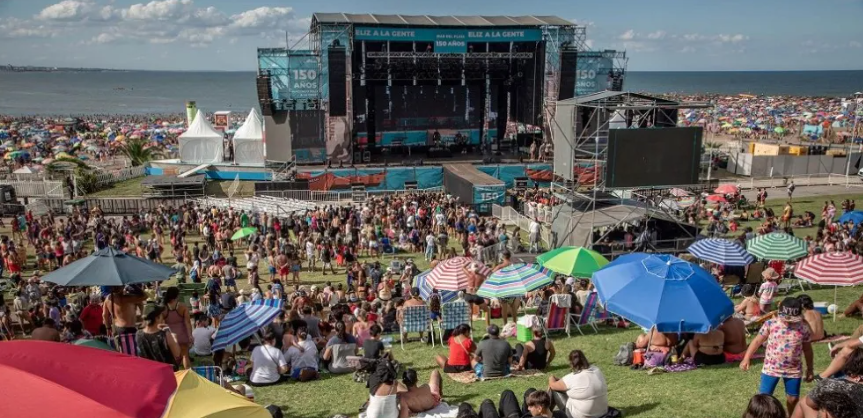 Comenzaron los shows por el aniversario 150º de Mar del Plata: esta noche se presentan Los Totora y La Joaqui