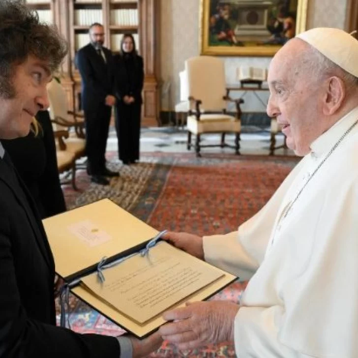 Qué le regaló Javier Milei al papa Francisco en su encuentro en el Vaticano