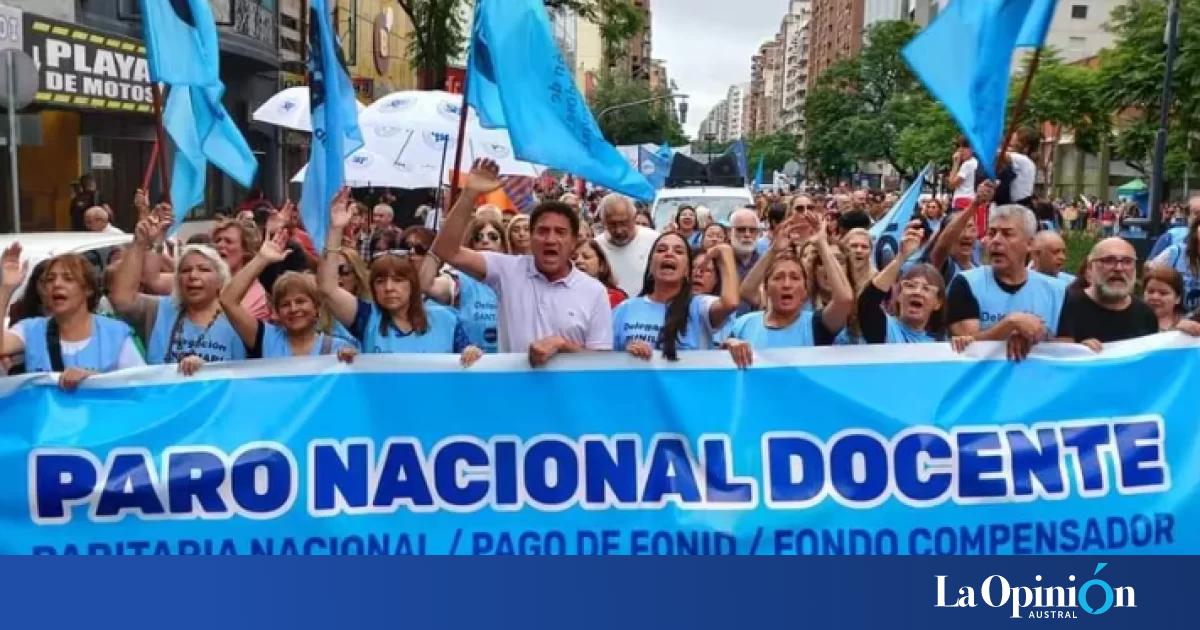 Gremios docentes convocaron a un paro nacional el lunes en demanda de ...