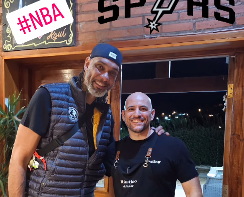El jugador de la NBA, Tim Duncan está de paseo por El Calafate