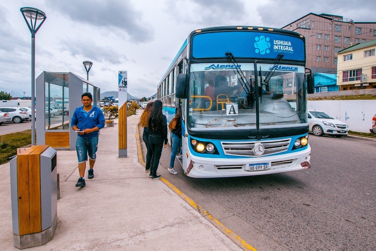 Colectivos: Ushuaia evalúa subir de $85 a $800 el valor del boleto