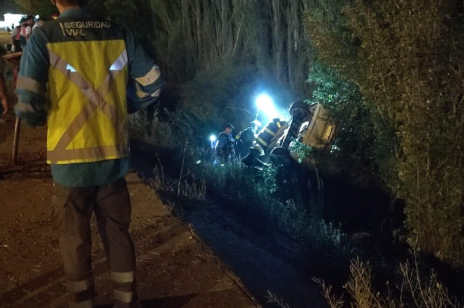 Una pareja de Santa Cruz volcó en ruta 7 y terminó en un barranco | La ...