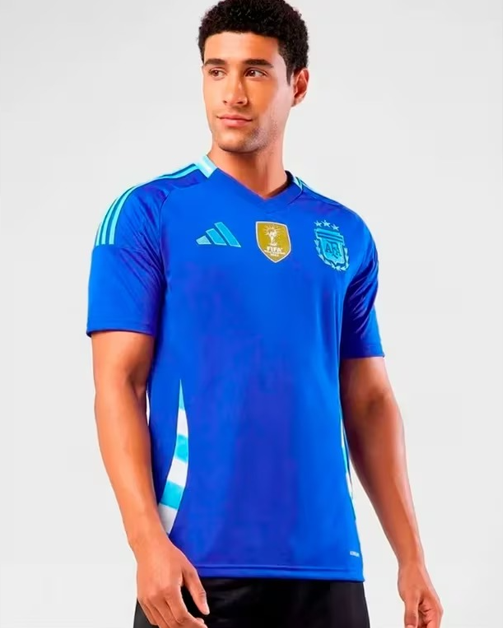 Reveladas Imágenes de la nueva camiseta alternativa de la Selección Argentina para la Copa América 2024