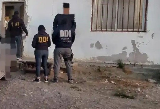 Un hombre detenido y una camioneta secuestrada tras allanamiento por un violento hecho de robo