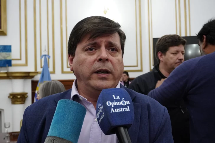 Leguizamón aclaró que no va a renunciar y ¿chicaneó a Luxen?
