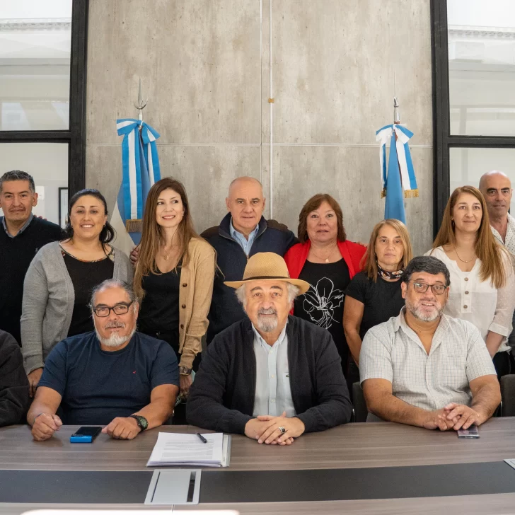 Acuerdan un aumento del 47,8% para empleados municipales de Comodoro