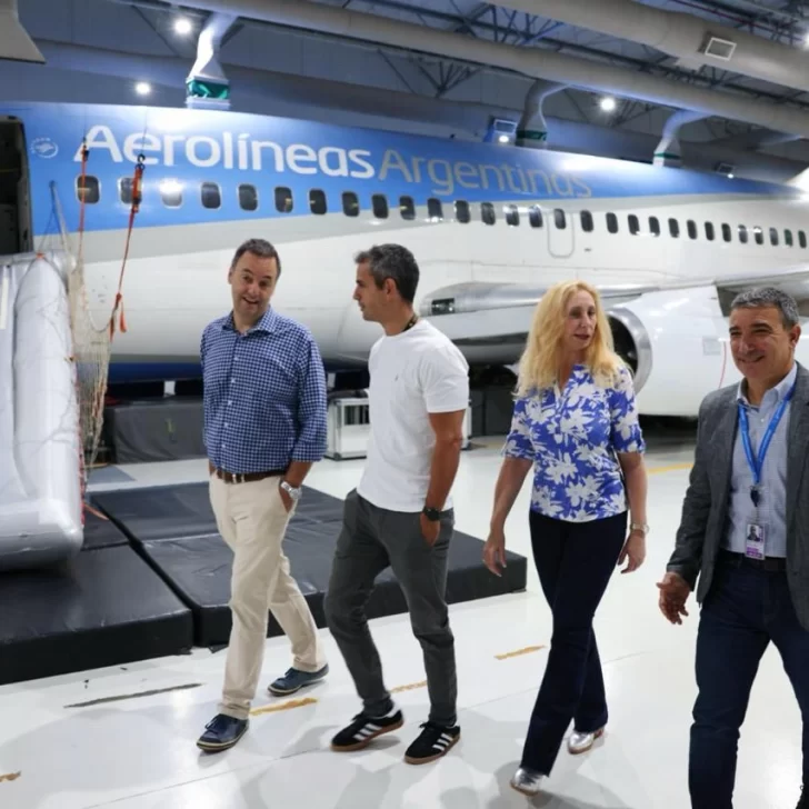 Karina Milei, Martín Menem y Manuel Adorni recorrieron Aerolíneas Argentinas