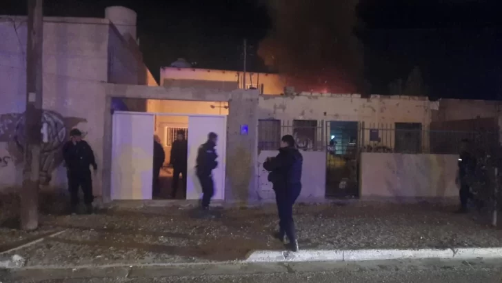 Un hombre quedó atrapado en una habitación y murió en un incendio en Comodoro Rivadavia