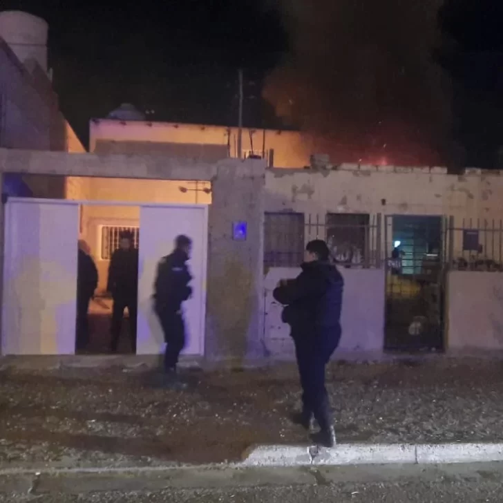 Un hombre quedó atrapado en una habitación y murió en un incendio en Comodoro Rivadavia