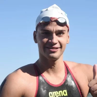 Matías Díaz rompió el récord mundial del cruce a nado del Río de la Plata