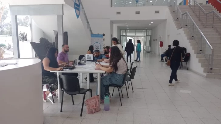 Transporte Educativo Gratuito de Chubut: extendieron el horario para anotarse en Comodoro por la fuerte demanda