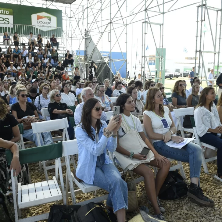 8M: realizaron debates e iniciativas para las mujeres en la Expoagro