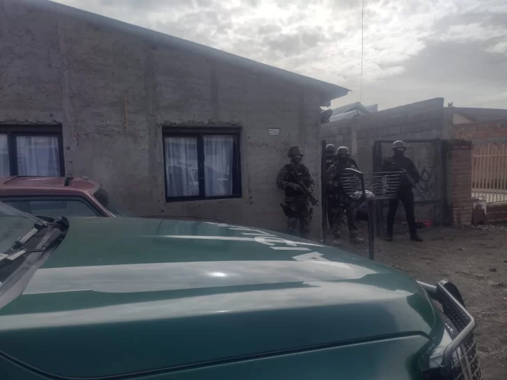 Cuatro hombres demorados por una causa de violencia de género en el barrio Belgrano de Río Gallegos