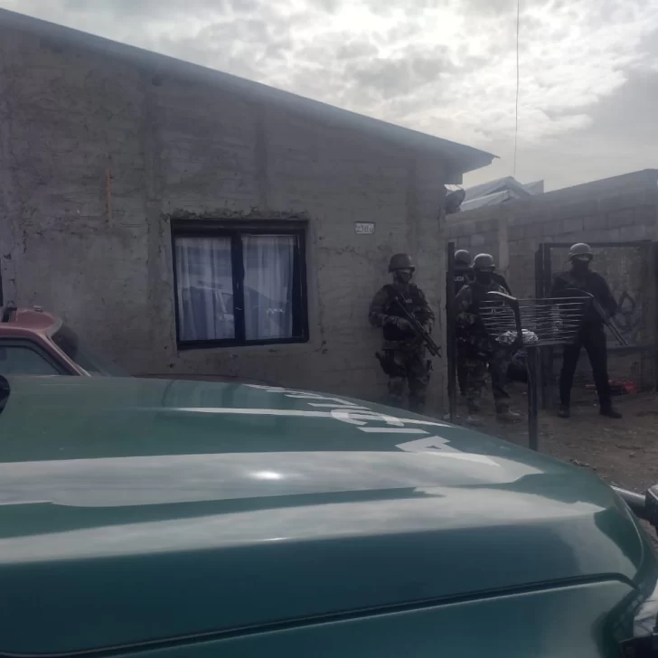 Cuatro hombres demorados por una causa de violencia de género en el barrio Belgrano de Río Gallegos