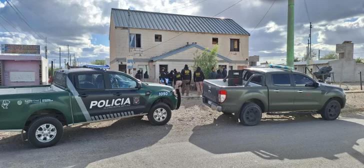 La DDI de Las Heras secuestró instrumentos, plantas de marihuana, armas de fuego y municiones