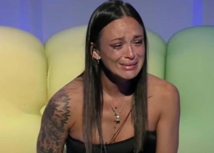 Agostina de Gran Hermano se quebró durante la gala de eliminación: “Me amenaza de muerte”