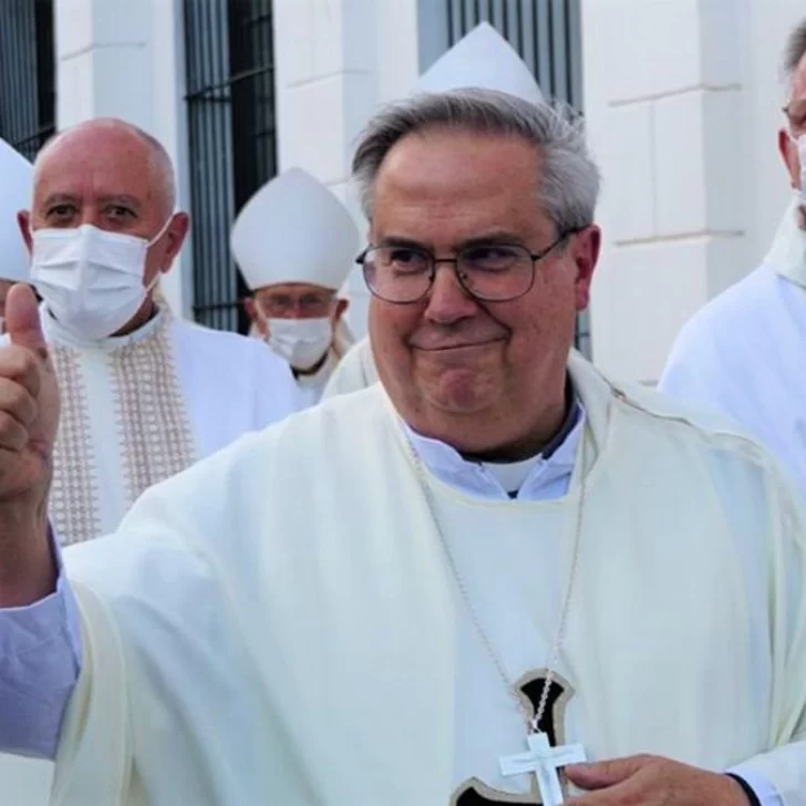 El arzobispo de Córdoba contrajo dengue y fue internado