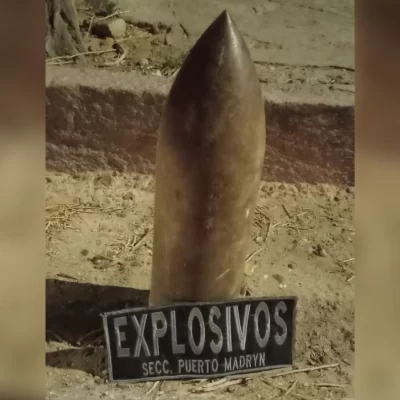 Encontraron una bomba de guerra enterrada en una playa de la Patagonia