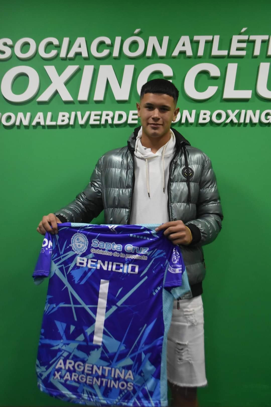 benicio-romero-arquero-futbol-boxing-1-485x728