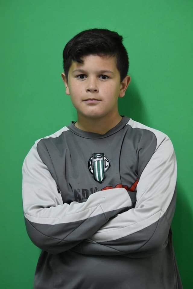 benicio-romero-arquero-futbol-boxing-3-485x728