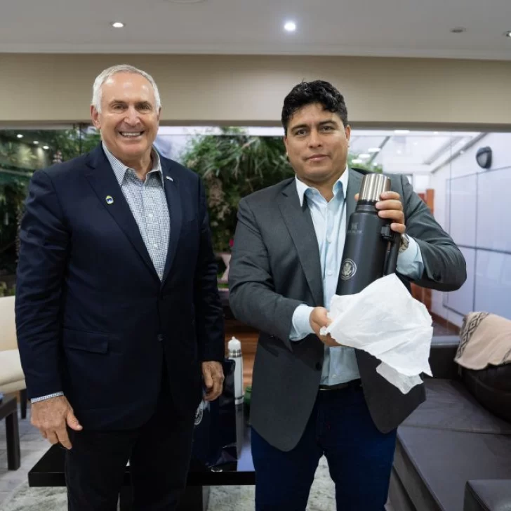 Claudio Vidal se reunió con el embajador estadounidense Marc Stanley: “Le conté nuestro proyecto de desarrollo” Claudio Vidal se reunió con el embajador estadounidense Marc Stanley: “Le conté nuestro proyecto de desarrollo”