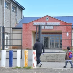 Suspendieron las clases en todas las escuelas de Río Gallegos por el corte de agua