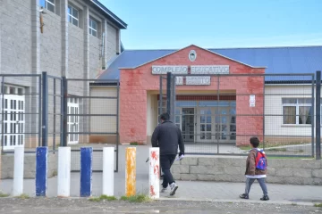 Suspendieron las clases en todas las escuelas de Río Gallegos por el corte de agua Suspendieron las clases en todas las escuelas de Río Gallegos por el corte de agua
