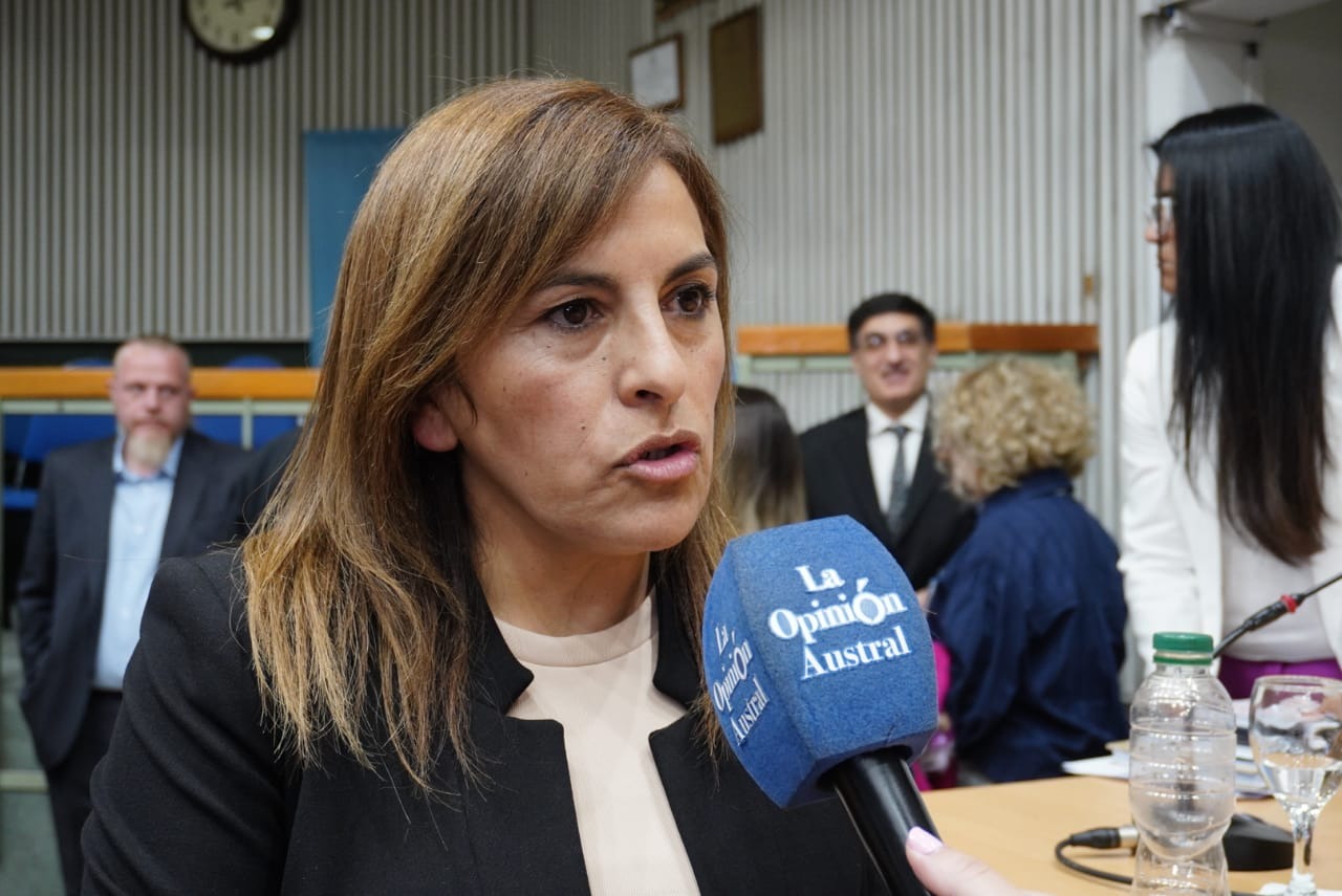 Iris Rasgido: “Es fundamental que el gobernador pueda poner en conocimiento los números reales de nuestra provincia” Iris Rasgido: “Es fundamental que el gobernador pueda poner en conocimiento los números reales de nuestra provincia”