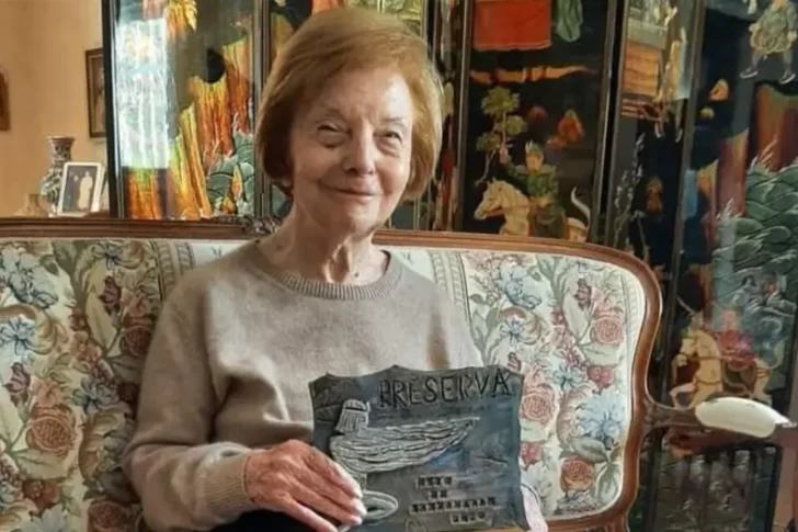 Reapareció Isabel Perón a los 93 años: recibió una distinción en España