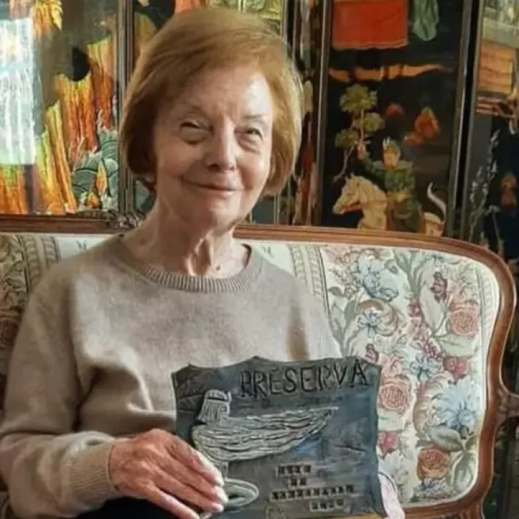 Reapareció Isabel Perón a los 93 años: recibió una distinción en España