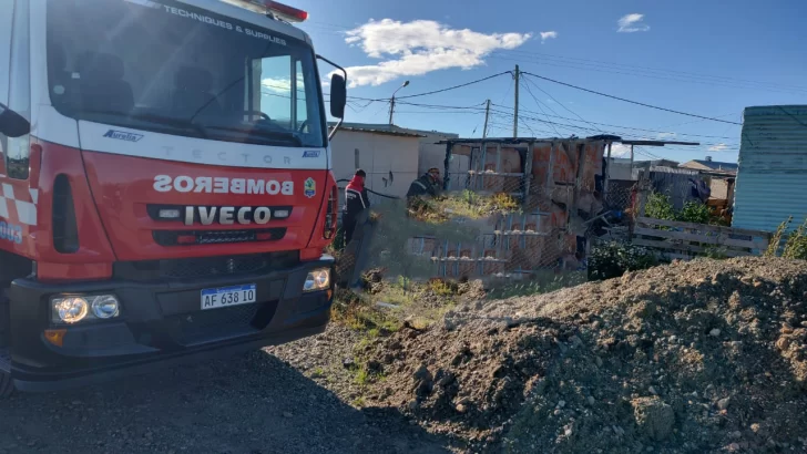 La brasa de una quema de basura provocó un incendio en el barrio José ...