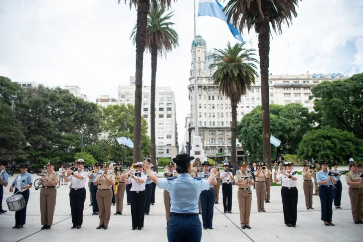 luis-petri-fuerzas-armadas-dia-de-la-mujer-4-728x486