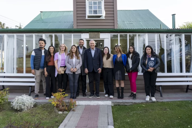 El embajador de Estados Unidos, Marc Stanley, visitó el Museo de los Pioneros en Río Gallegos
