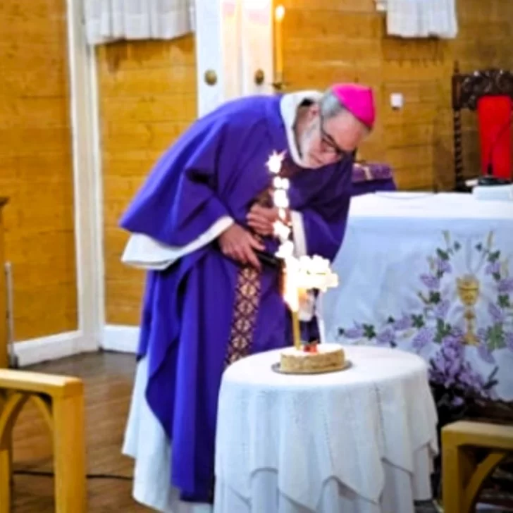 Obispo Ignacio Medina fue agasajado por su cumpleaños