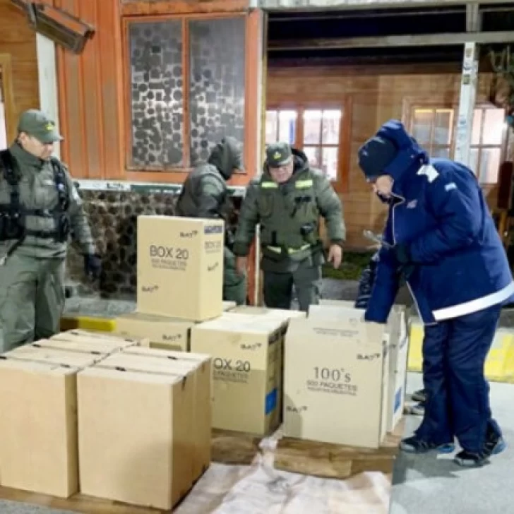 Gendarmería y Aduana interceptan cargamento: 7.500 cajetillas de cigarrillos rumbo a Magallanes