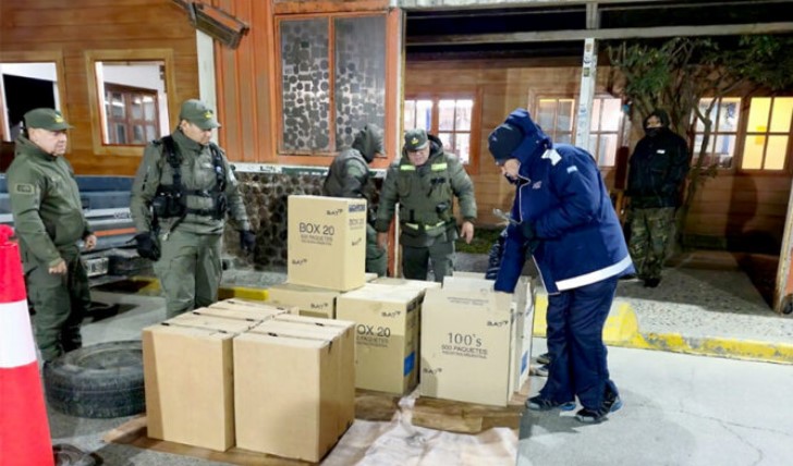 Gendarmería y Aduana interceptan cargamento: 7.500 cajetillas de cigarrillos rumbo a Magallanes