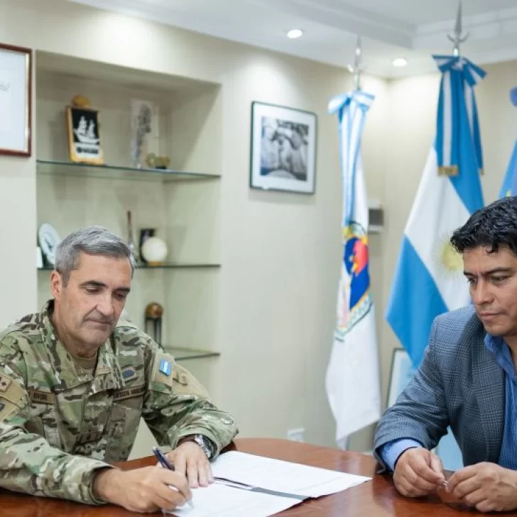 Claudio Vidal y el Ejército organizarán un gran desfile para el 25 de Mayo