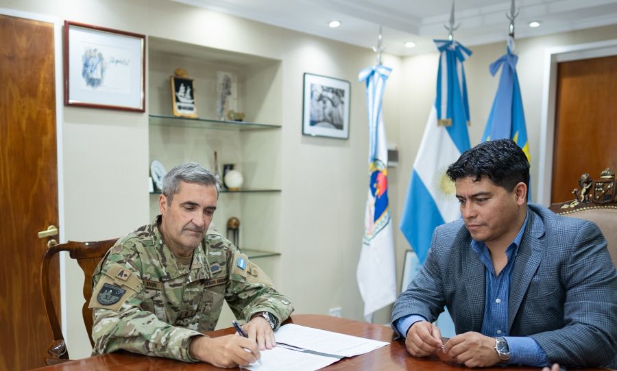 Claudio Vidal y el Ejército organizarán un gran desfile para el 25 de Mayo