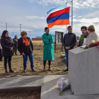 A 109 años del genocidio armenio, inauguraron plaza y monolito en Río Gallegos