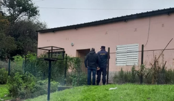 Horror: un hombre mató a puñaladas a sus padres y fue detenido junto a su pareja