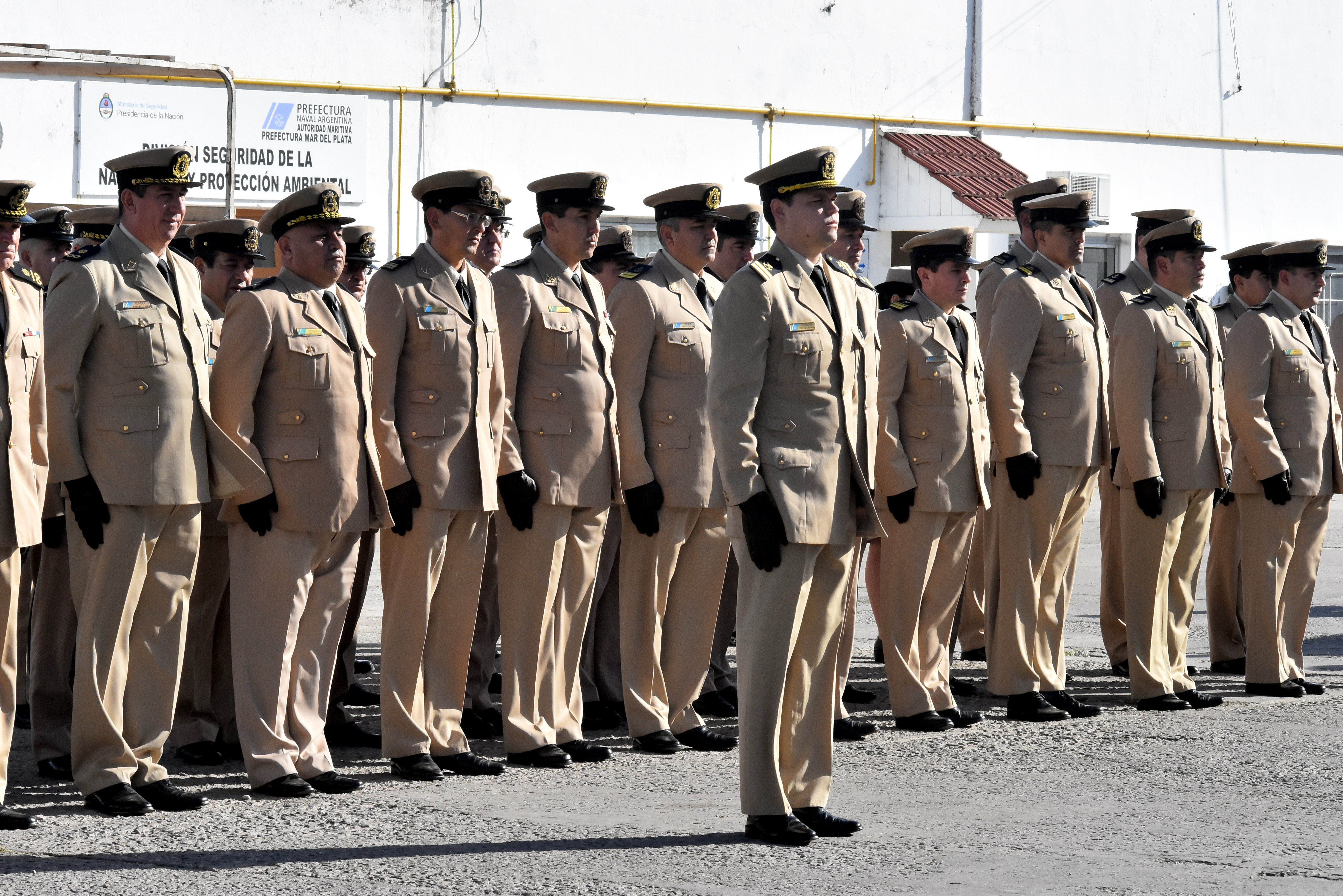 Prefectura Naval Argentina abrió las inscripciones para oficiales y suboficiales: cuáles son los requisitos