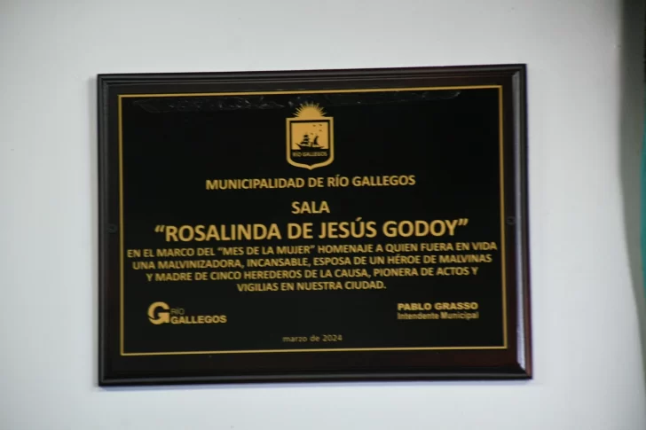 Placa-Rosalinda-Godoy-728x485