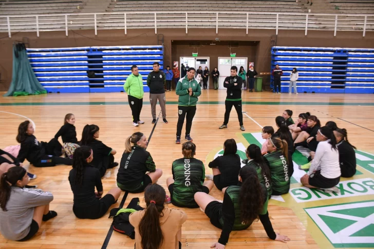 Banfield probó jugadores y jugadoras en las instalaciones de Atlético Boxing Club