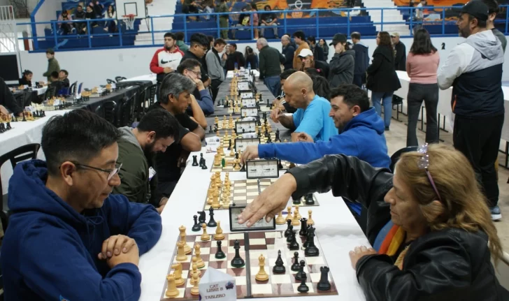 Torneo provincial e internacional de ajedrez en Caleta Olivia