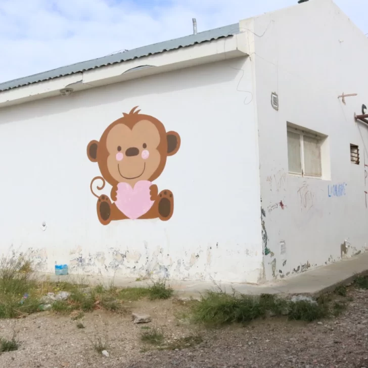 Robaron un tanque de agua en un jardin de Caleta Olivia y tuvieron que suspender las clases