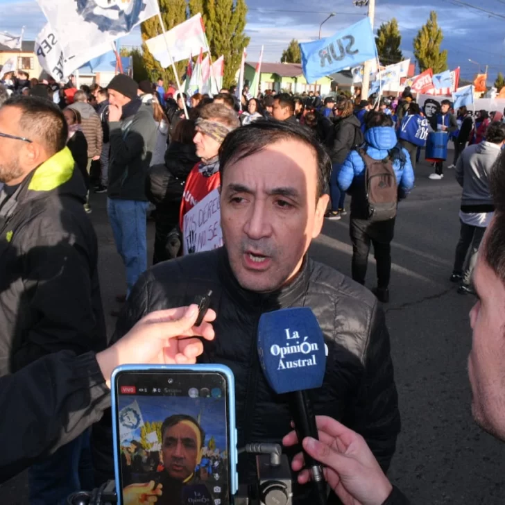 Pablo Grasso presente en la marcha universitaria: “La licuadora y motosierra de Milei no fueron una joda” Pablo Grasso presente en la marcha universitaria: “La licuadora y motosierra de Milei no fueron una joda”